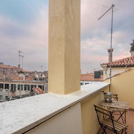 Bright Apartment On Venetian Roofs R&R Exterior foto